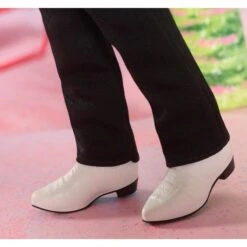 Mattel Barbie The Movie - Ken-Sammelpuppe Mit Schwarzem Cowboy-Outfit 13 Mattel Barbie The Movie - Ken-Sammelpuppe Mit Schwarzem Cowboy-Outfit -Spielwarenladen Mattel Barbie The Movie Ken Sammelpuppe mit schwarzem Cowboy Outfit@@1919789 5