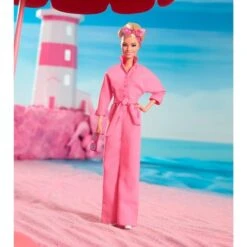 Spielwarenladen 16 Spielwarenladen -Spielwarenladen Mattel Barbie The Movie Margot Robbie als Barbie Puppe im rosa Jumpsuit@@1919788 1