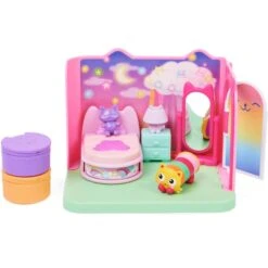 Spin Master Gabby's Dollhouse Deluxe Room Schlafzimmer , Spielfigur 13 Spin Master Gabby's Dollhouse Deluxe Room Schlafzimmer , Spielfigur -Spielwarenladen Spin Master Gabby s Dollhouse Deluxe Room Schlafzimmer Spielfigur@@1903352 1